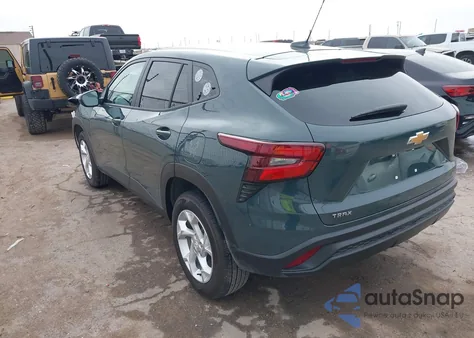 2025 Chevrolet Trax Fwd Ls z USA, uszkodzony, nr VIN KL77LFEPXSC304210